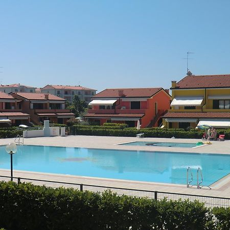 Residence Villaggio Dei Fiori Con Piscina E Posto Spiaggia Incluso Caorle Kamer foto