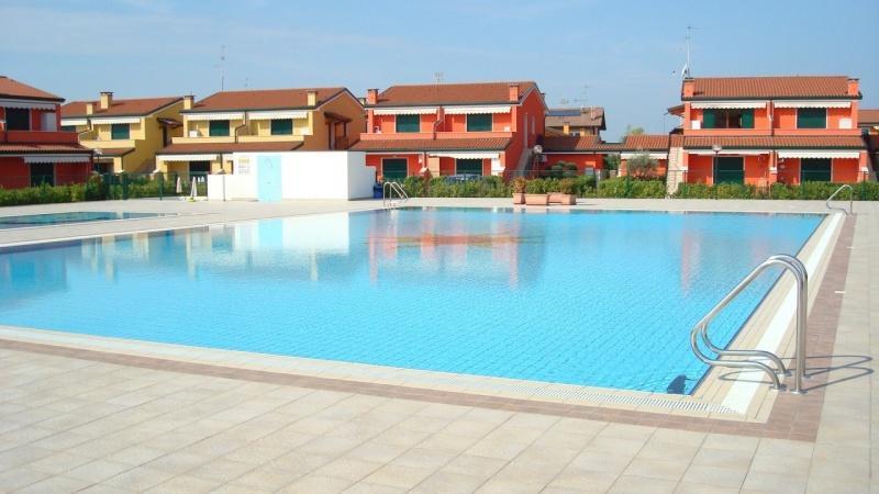 Residence Villaggio Dei Fiori Con Piscina E Posto Spiaggia Incluso Caorle Kamer foto
